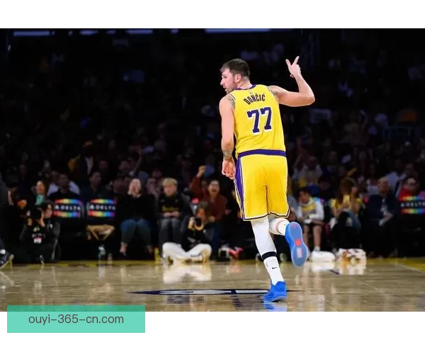 林书豪解析东契奇进攻特点偏爱左侧单打与标志性后撤步技巧